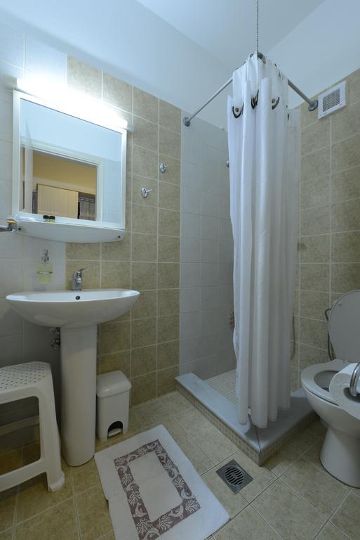 Aigli Apartments Néa Ankhíalos Esterno foto