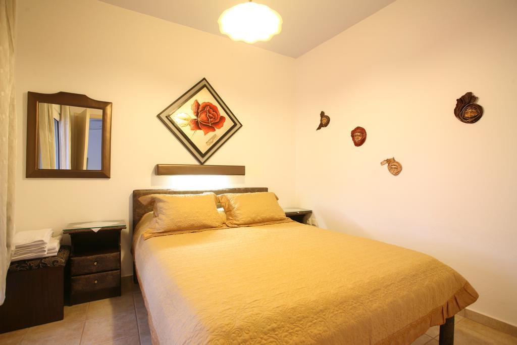 Aigli Apartments Néa Ankhíalos Esterno foto